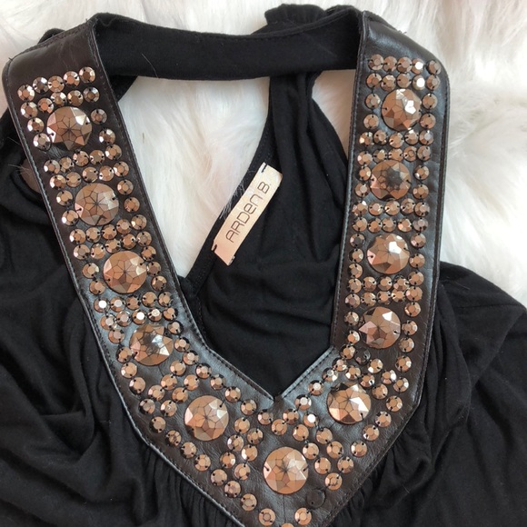 Arden B Embellished v-neck top - Picture 4 of 7